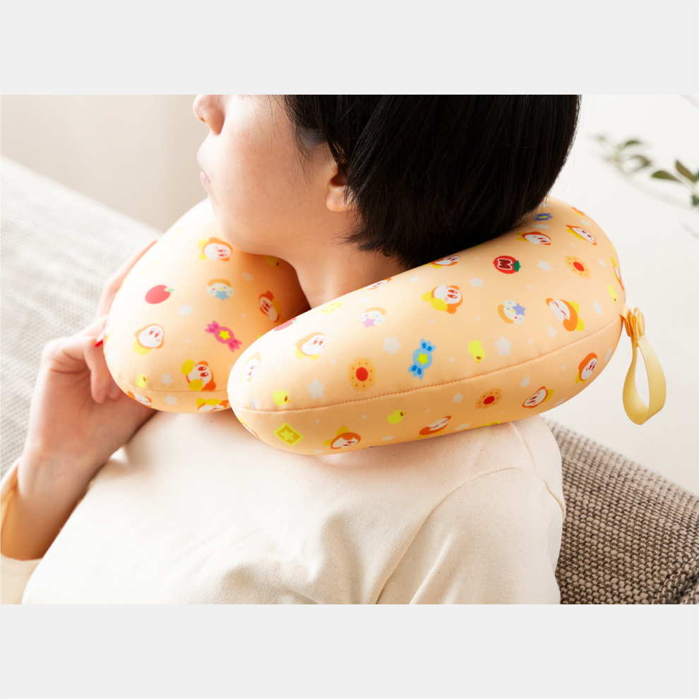 星のカービィ 2WAYネックピロー(ほおばり)